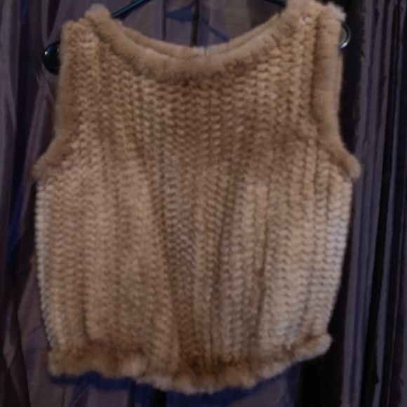 Fur vest - Picture 3 of 4